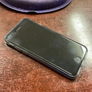 iPhone SE black